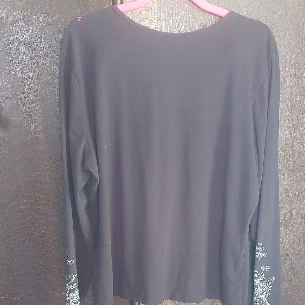 Cherokee Workwear Underscrubs Top in Black - Picture 3 of 4